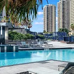 Level 57 Ocean View - Circle On Cavill - Self Contained, Privately Managed