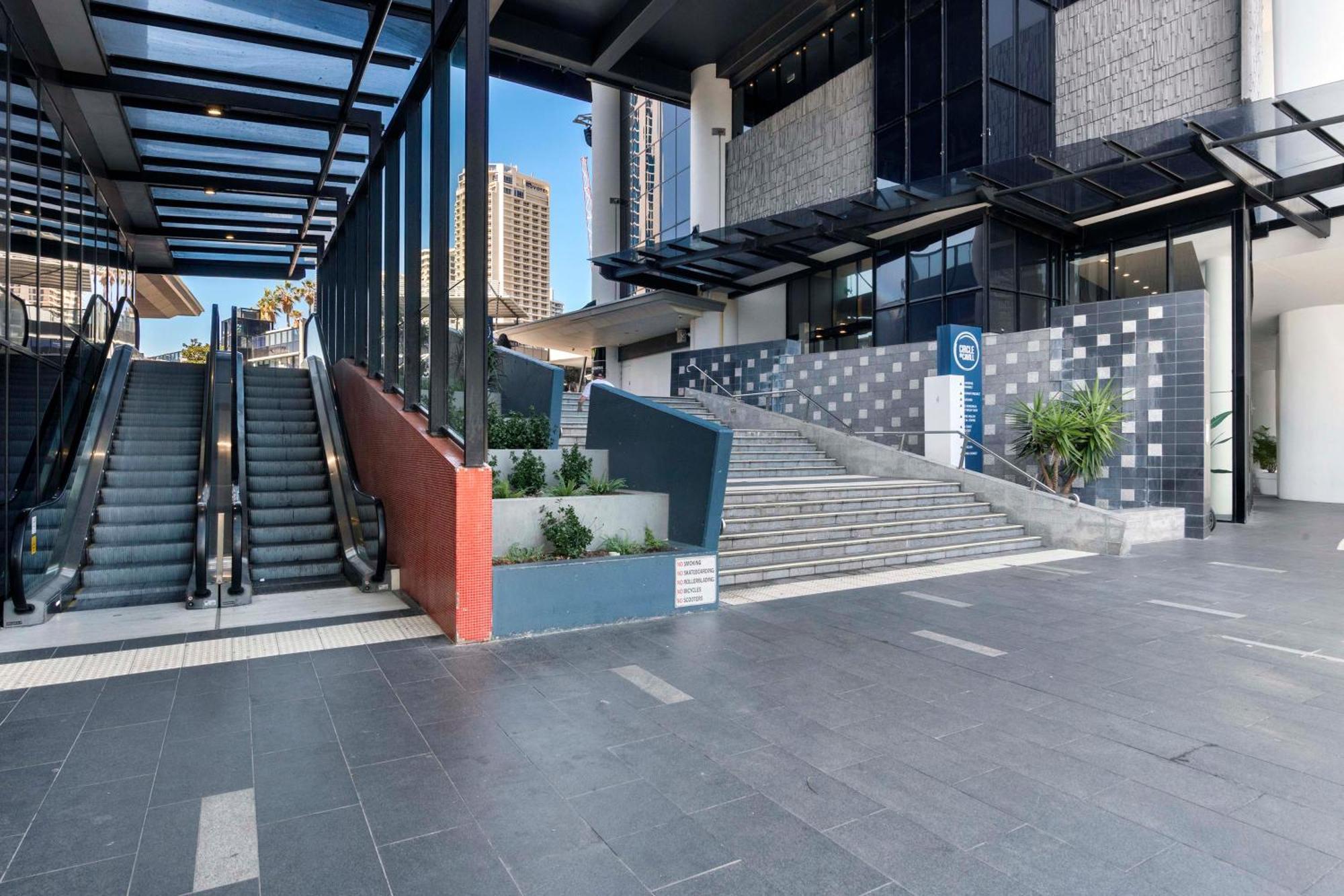 Apartment Level 57 Ocean View - Circle On Cavill - Self Contained, Privately Managed