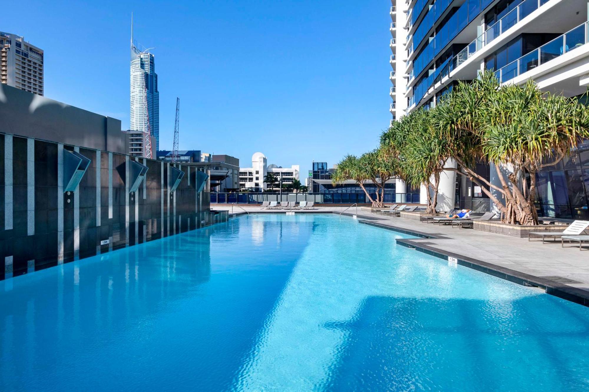 Level 57 Ocean View - Circle On Cavill - Self Contained, Privately Managed